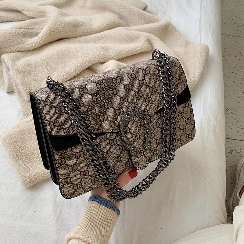 Monroe Signature Chain Bag