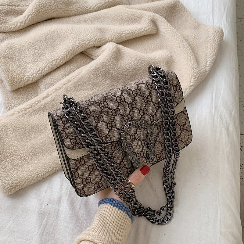 Monroe Signature Chain Bag