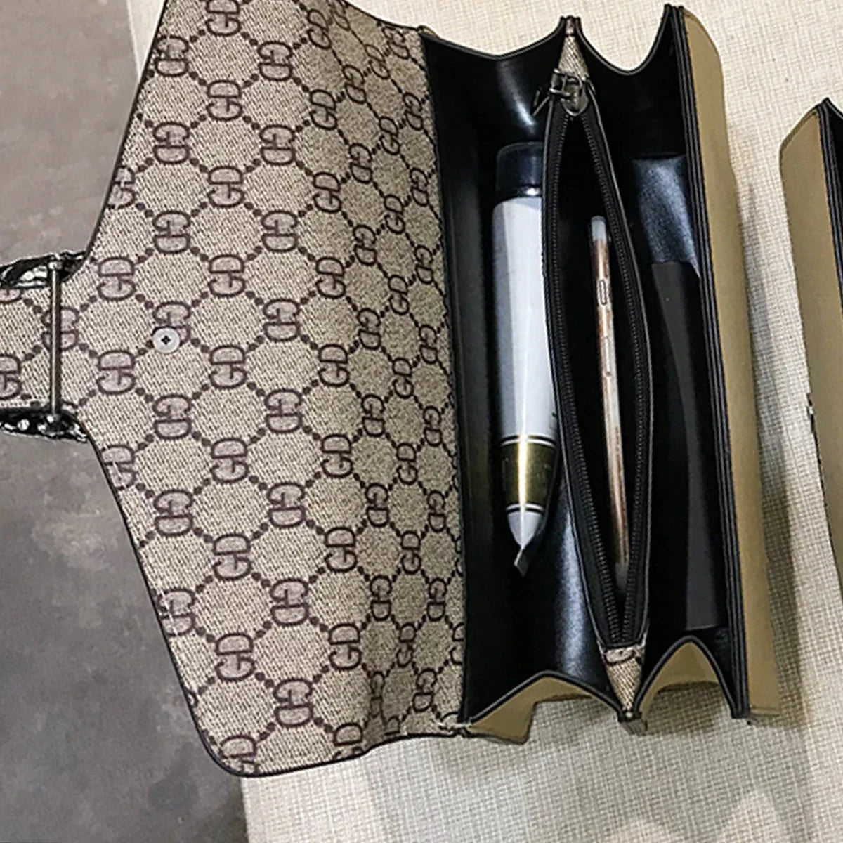 Monroe Signature Chain Bag