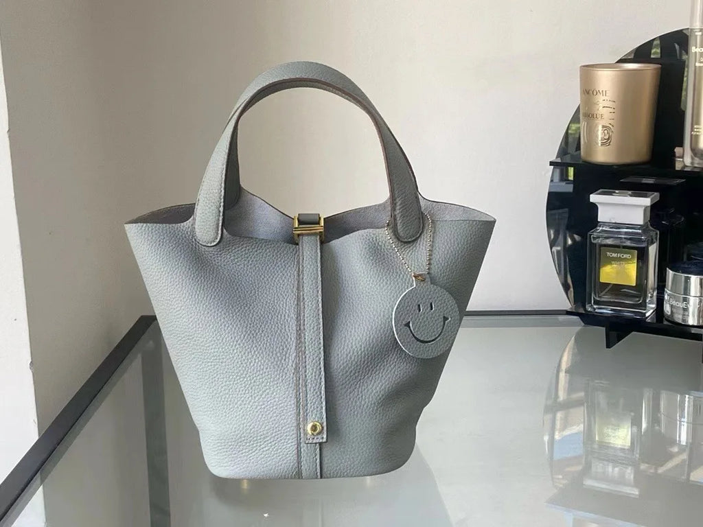 Olivia Classic Tote