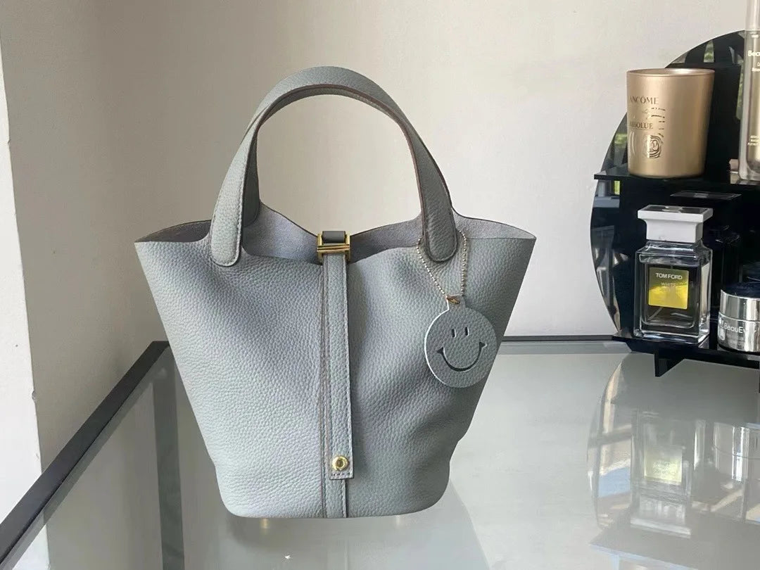 Olivia Classic Tote