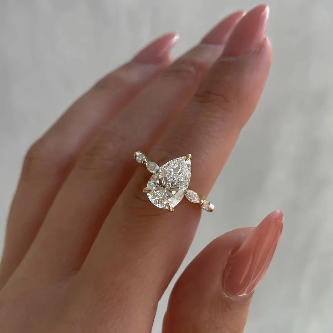 Luxury Pear-Cut Crystal Ring Garmentchic