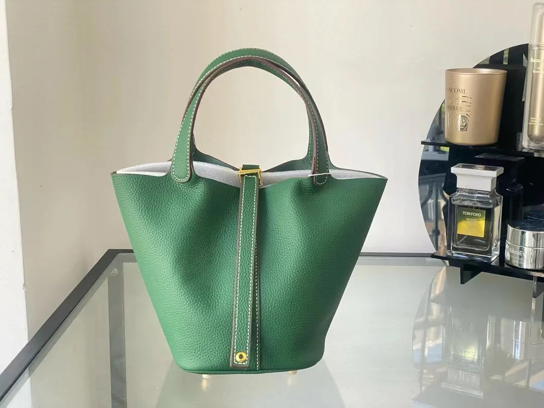 Olivia Classic Tote