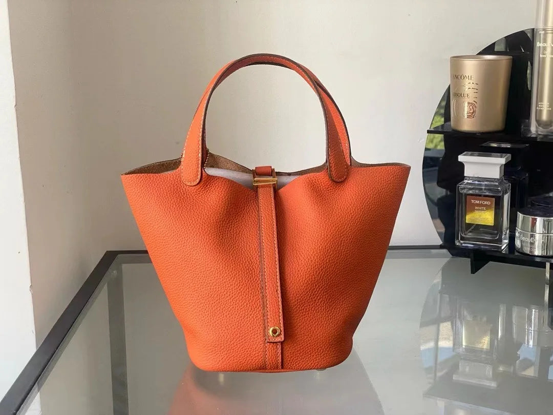 Olivia Classic Tote