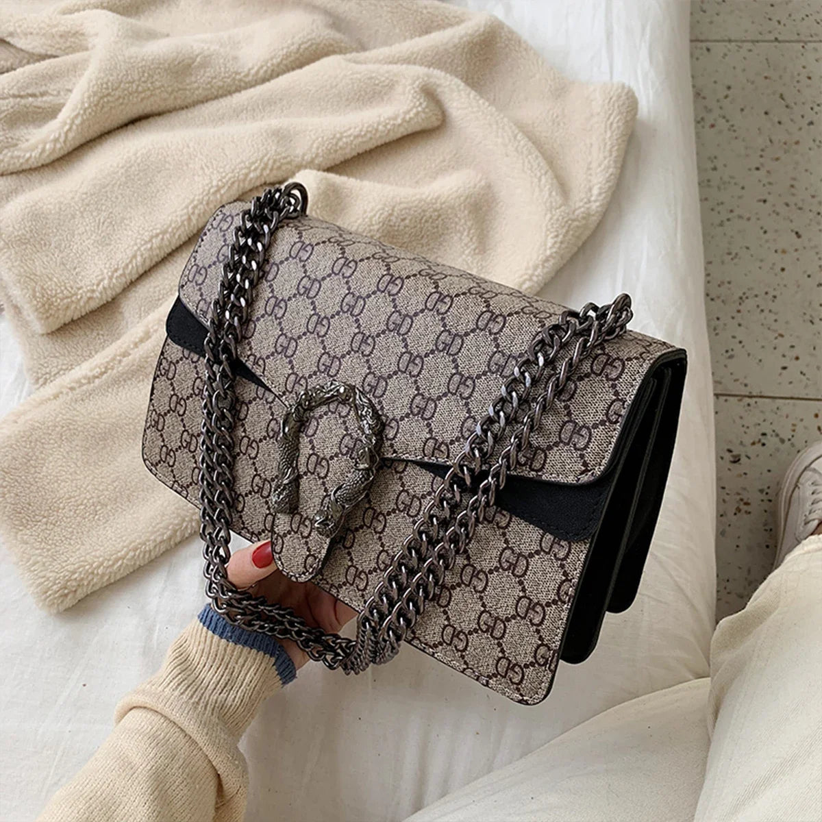 Monroe Signature Chain Bag