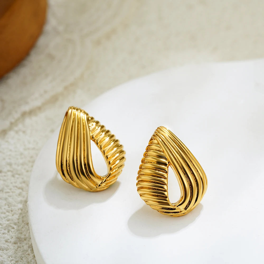 Gold Interlocking Hoop Earrings Garmentchic