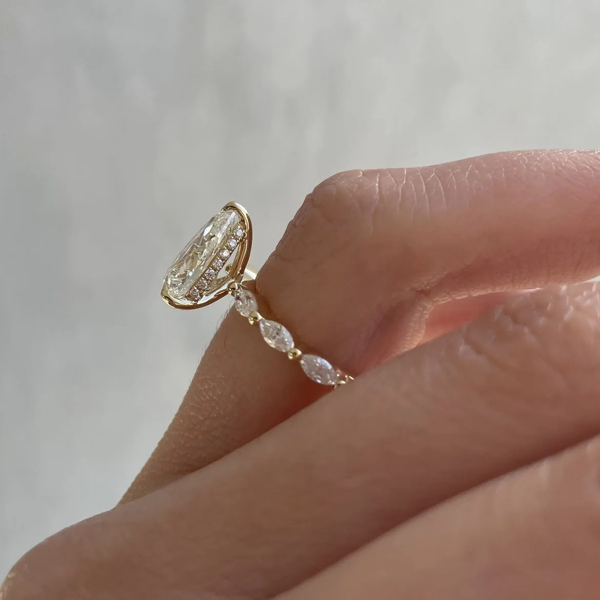 Luxury Pear-Cut Crystal Ring Garmentchic