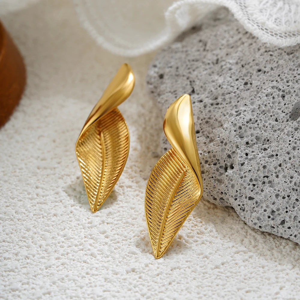 Gold Interlocking Hoop Earrings Garmentchic